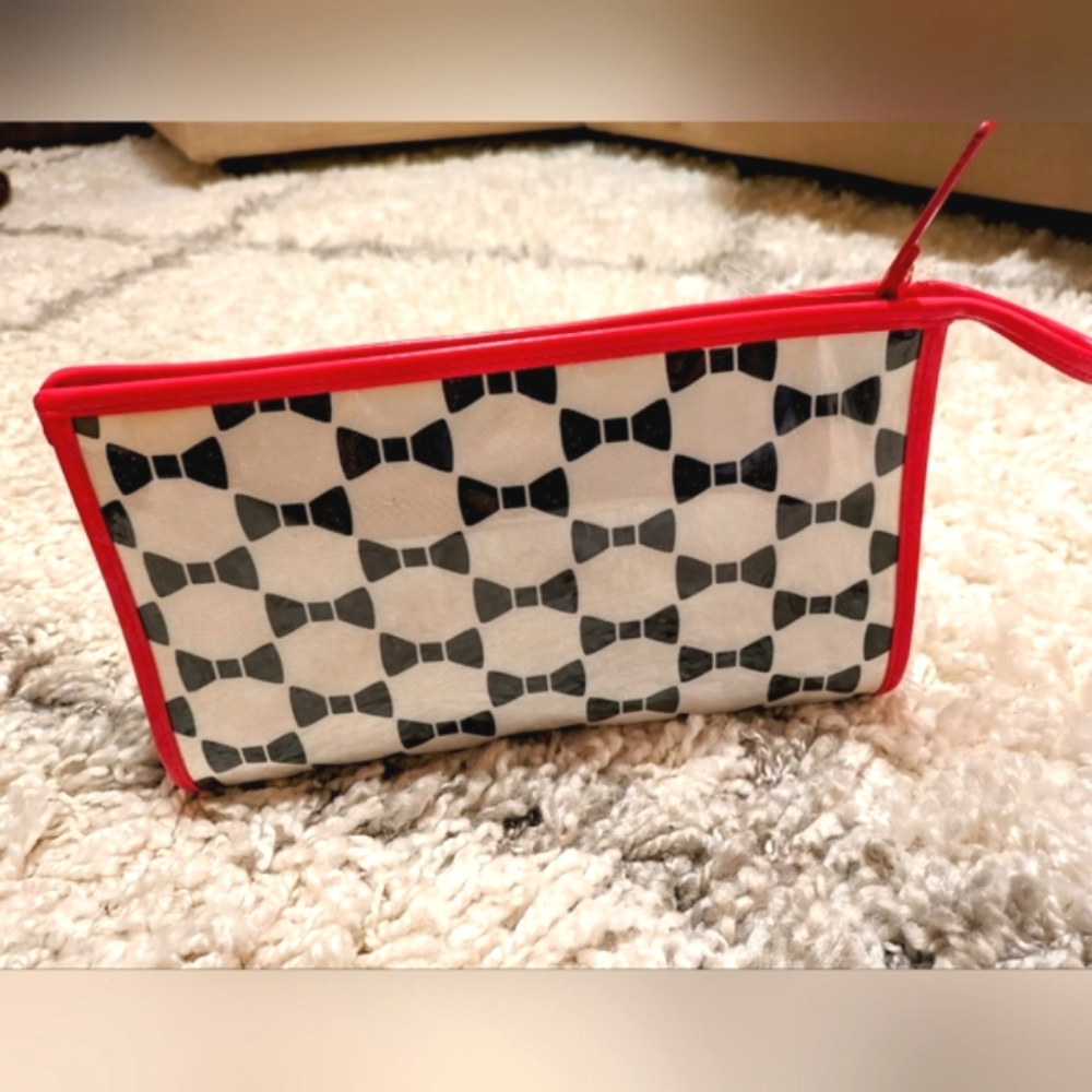 Kate Spade large makeup bag NWT